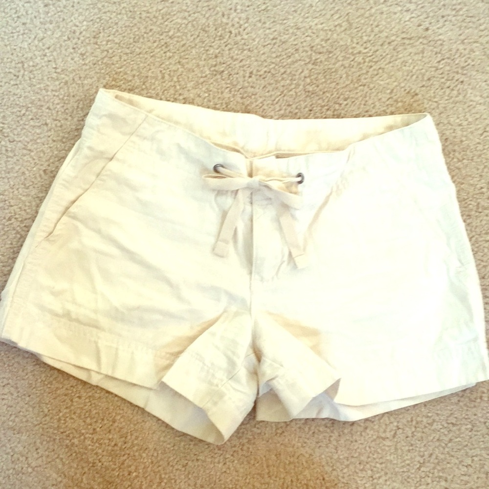 Khaki gap size 2 shorts